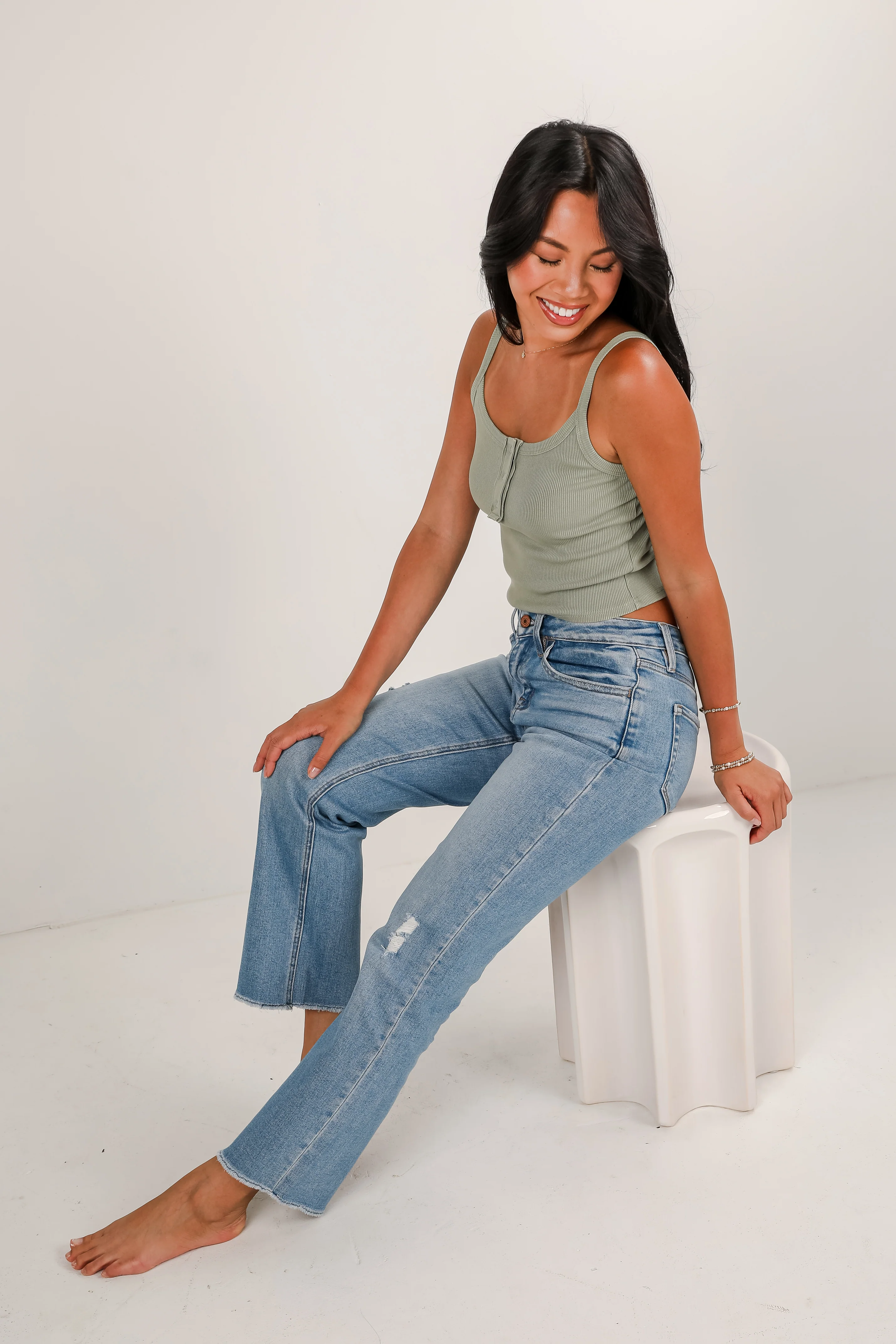 FINAL SALE - Aria Light Wash High-Rise Distressed Stretch Straight Jeans