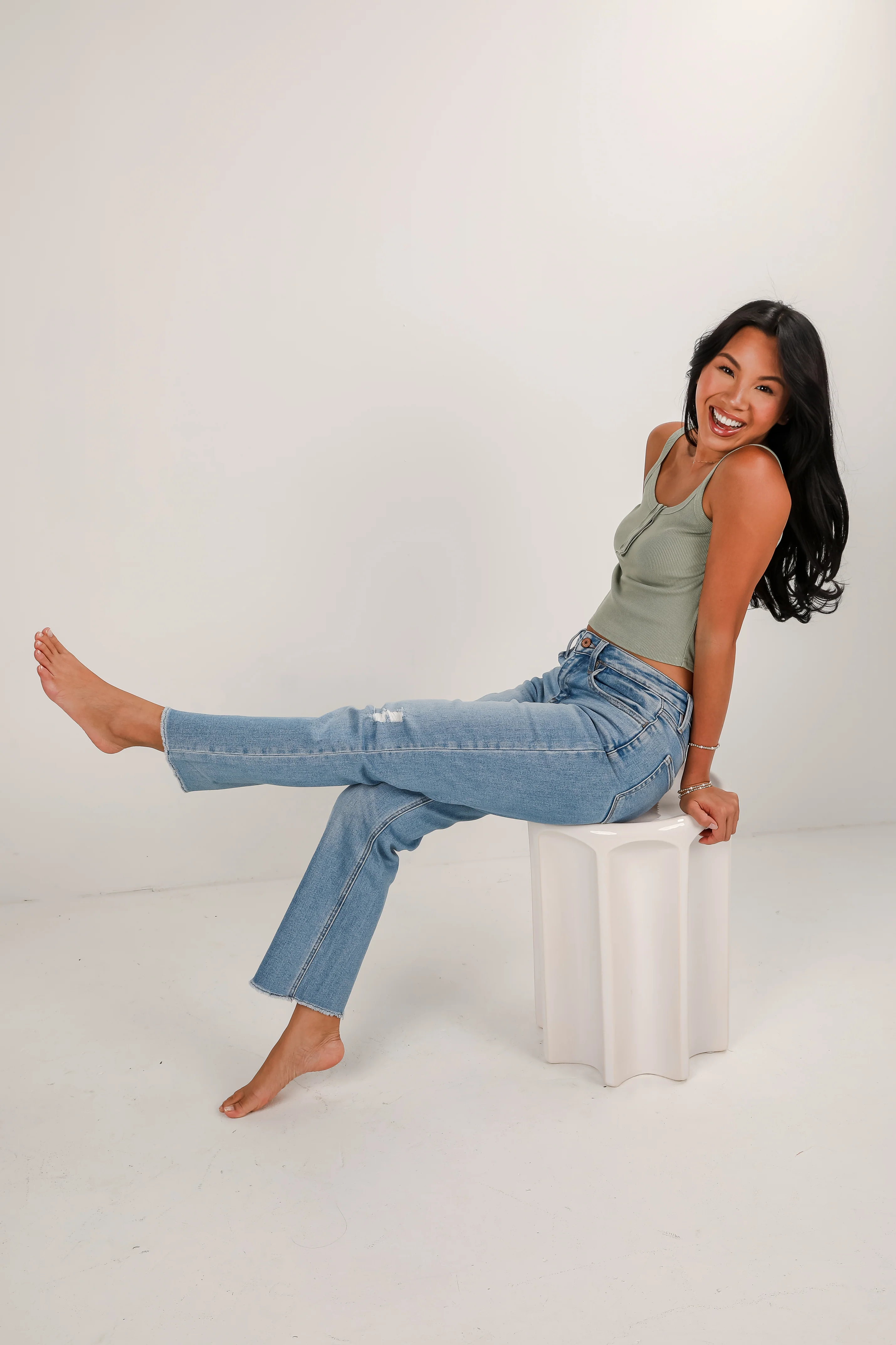 FINAL SALE - Aria Light Wash High-Rise Distressed Stretch Straight Jeans