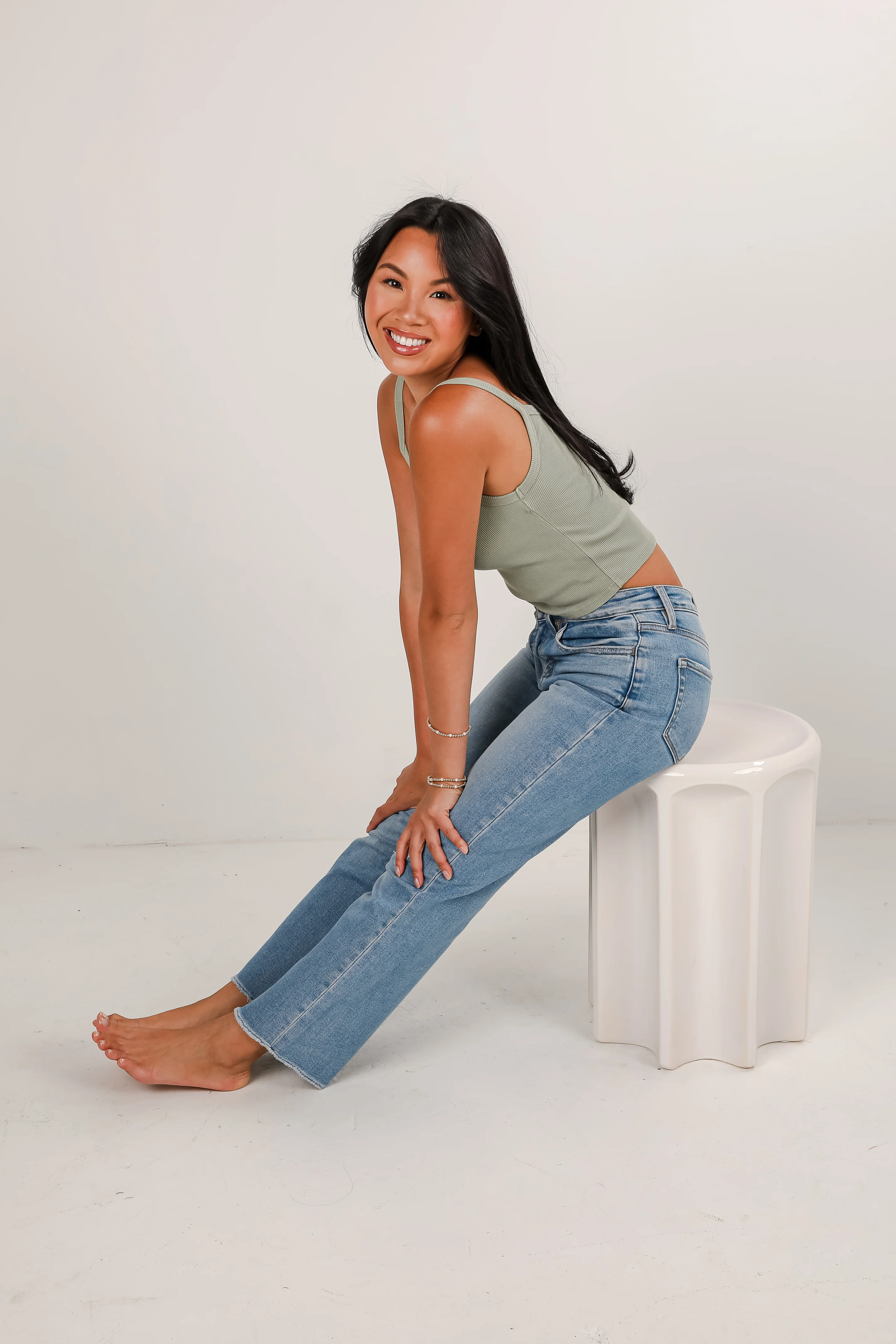 FINAL SALE - Aria Light Wash High-Rise Distressed Stretch Straight Jeans
