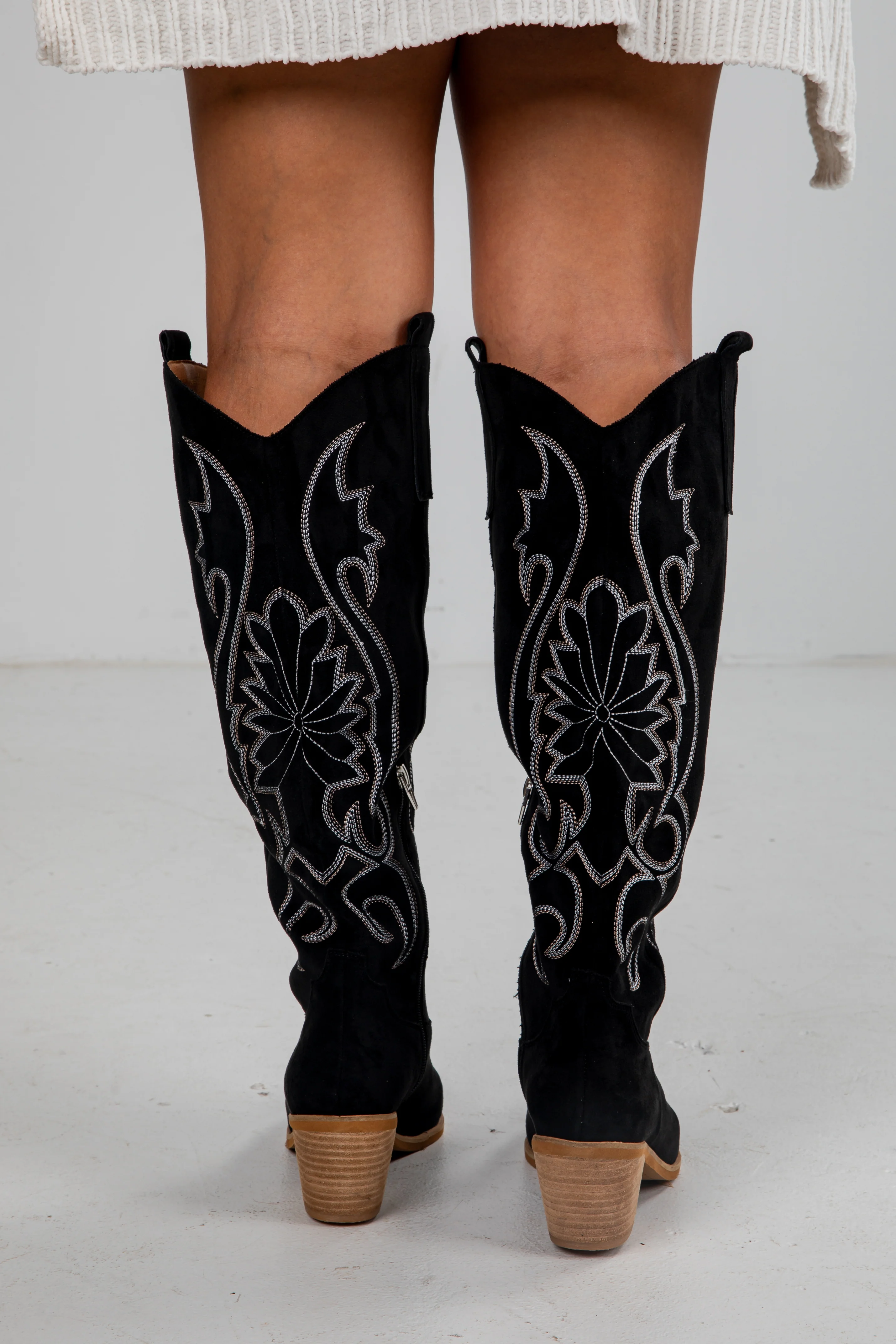 FINAL SALE - For Good Reason Black Western Boots 6 FINAL SALE - For Good Reason Black Western Boots