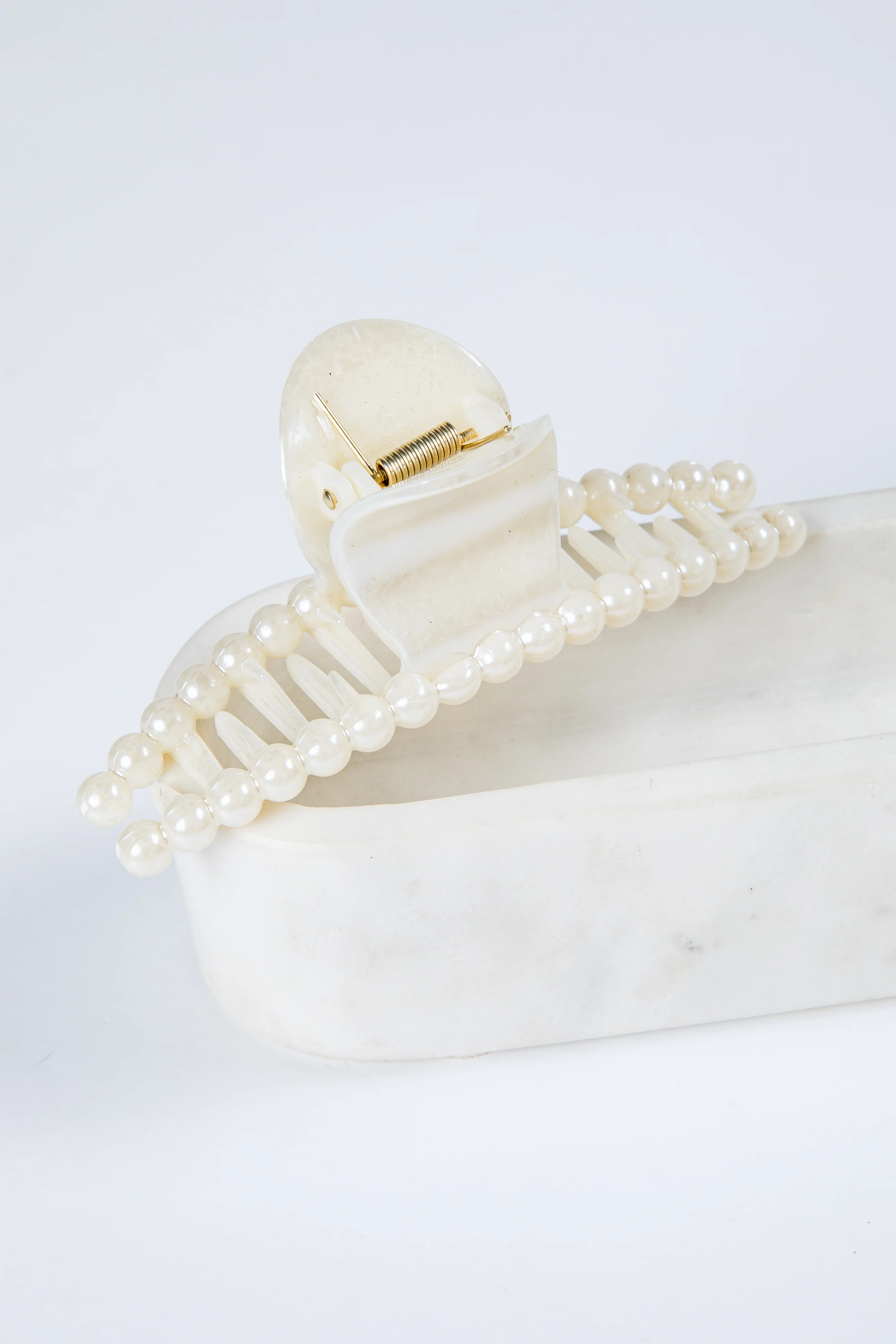 Beautiful Promise White Pearl Claw Hair Clip