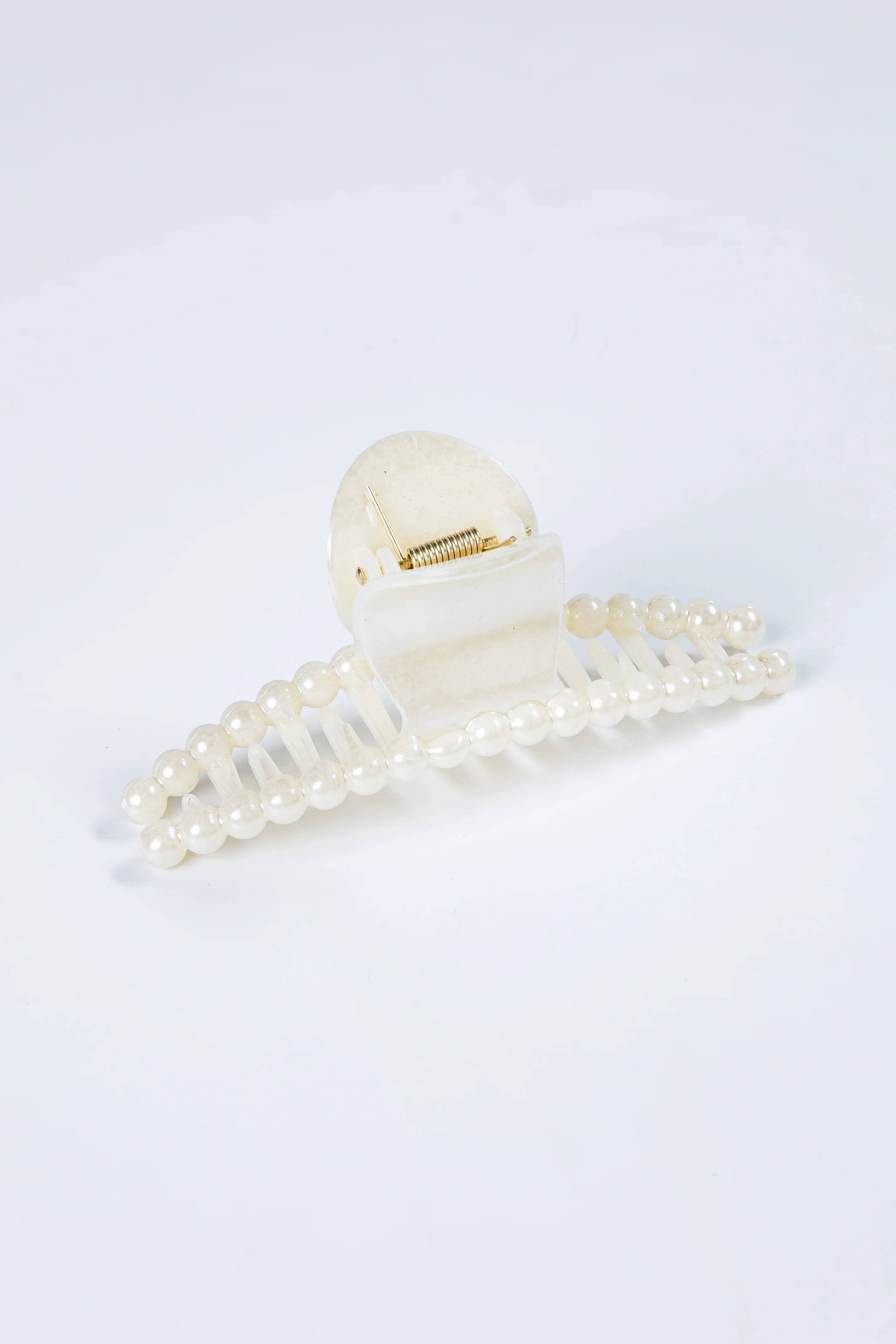 Beautiful Promise White Pearl Claw Hair Clip
