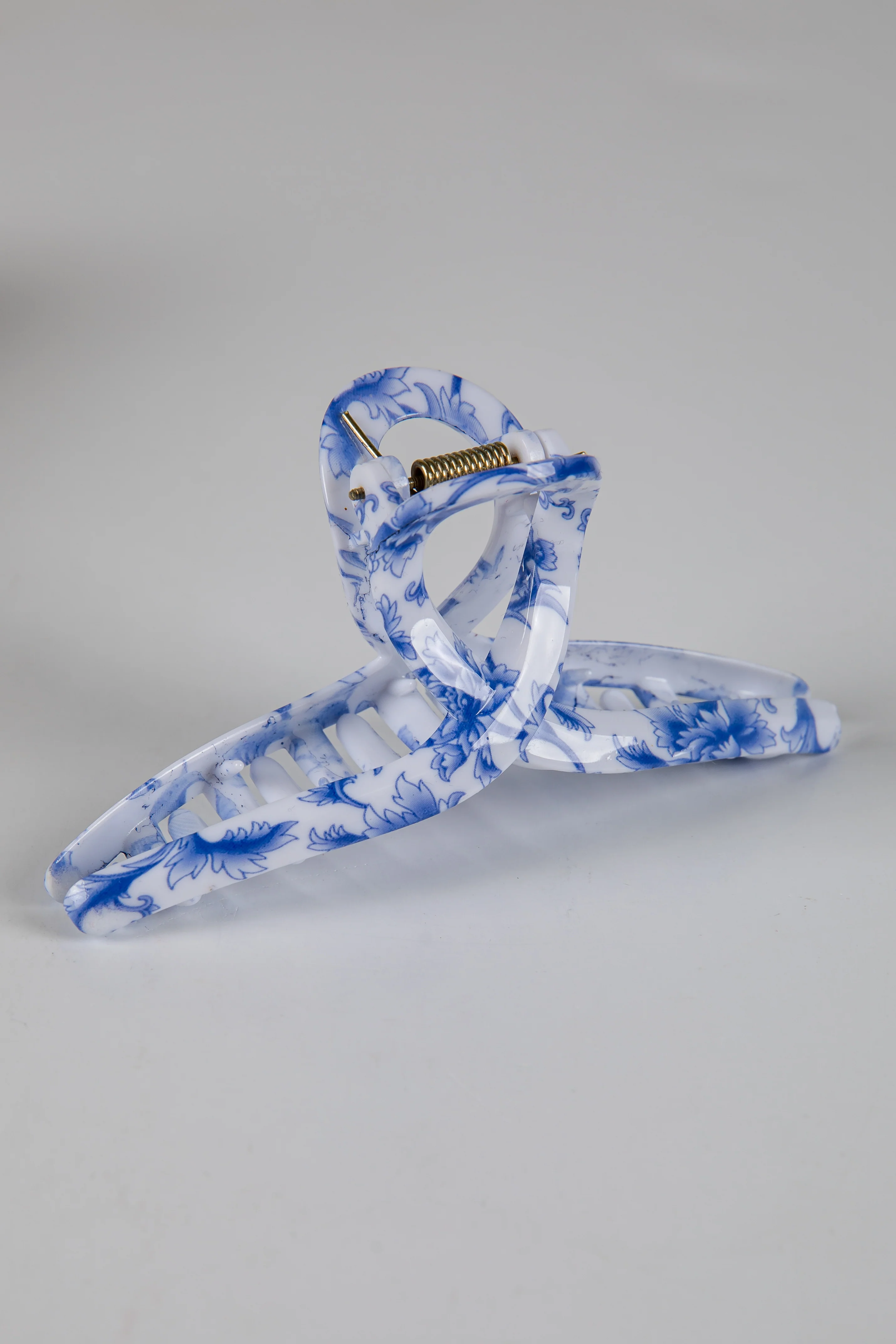 Sweet Credentials Navy Floral Claw Hair Clip