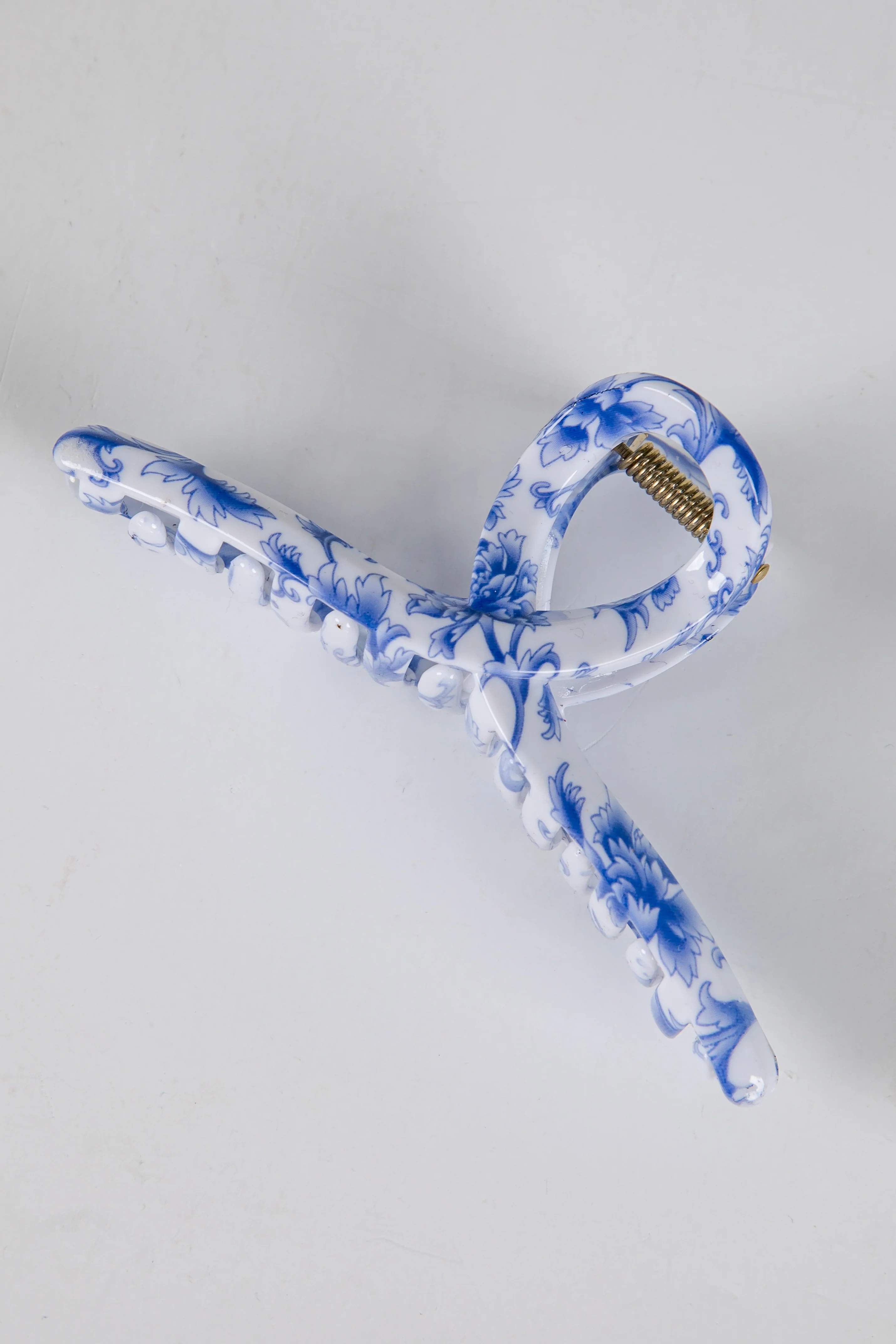 Sweet Credentials Navy Floral Claw Hair Clip