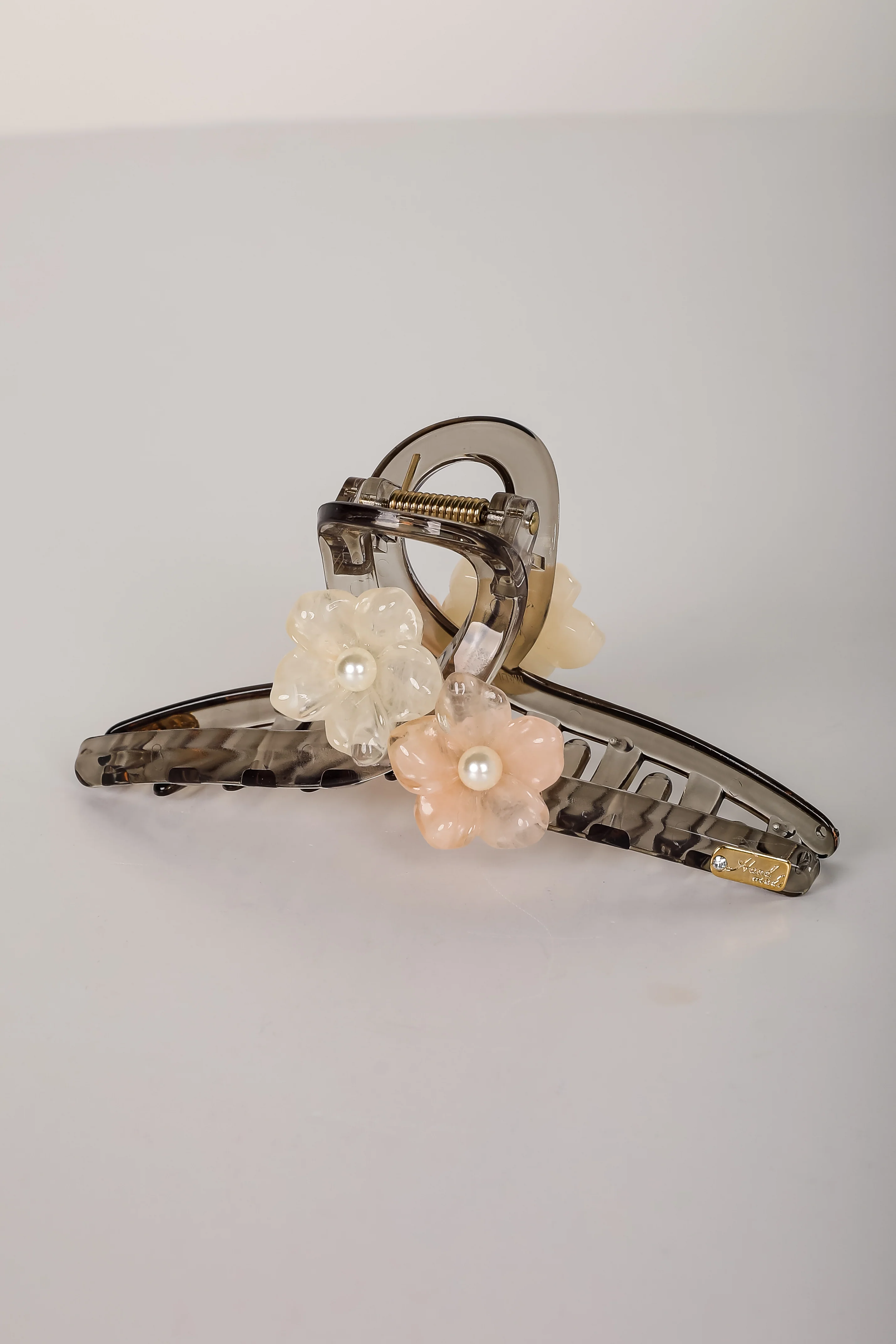Shining Sweetheart Black Floral Claw Hair Clip