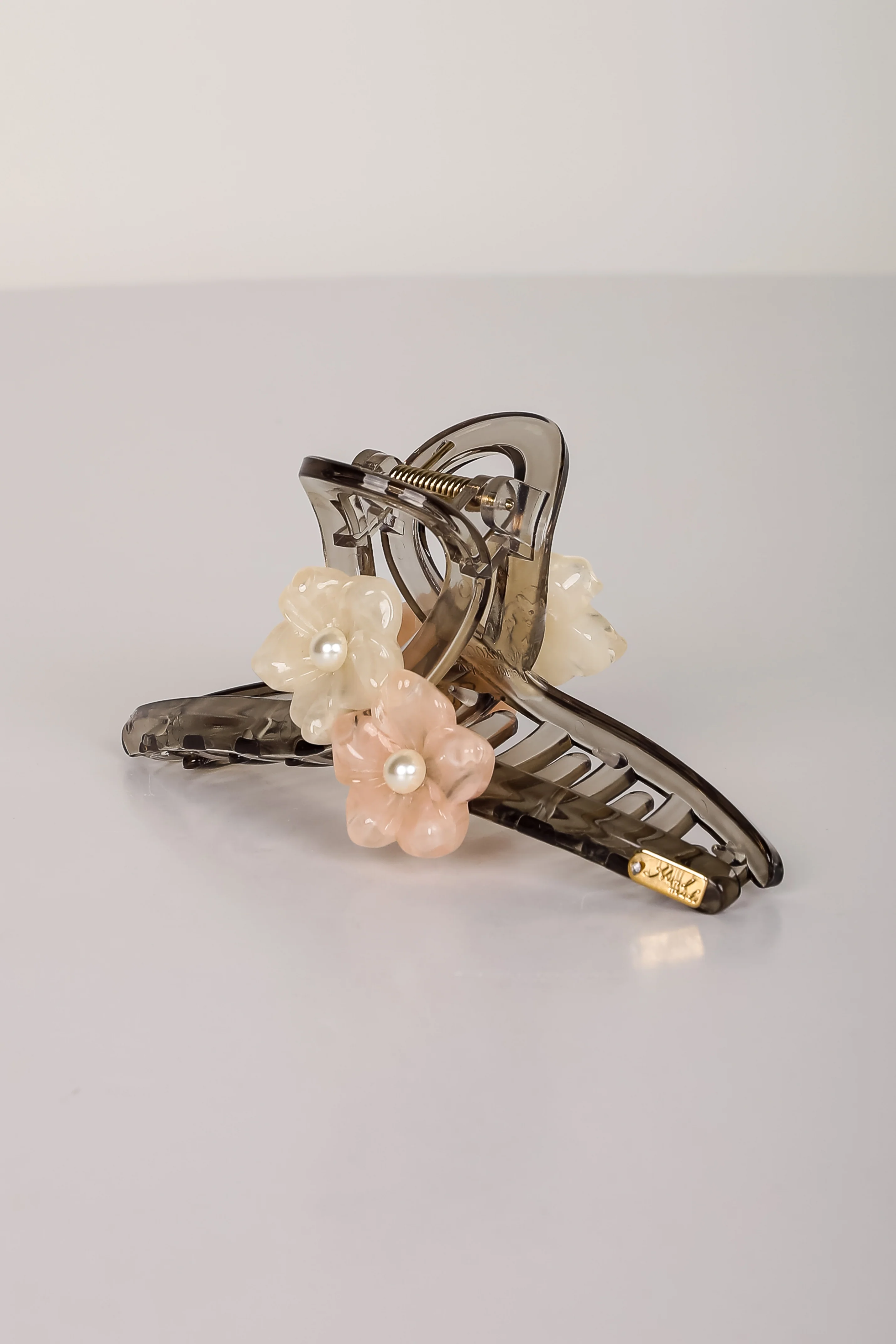 Shining Sweetheart Black Floral Claw Hair Clip