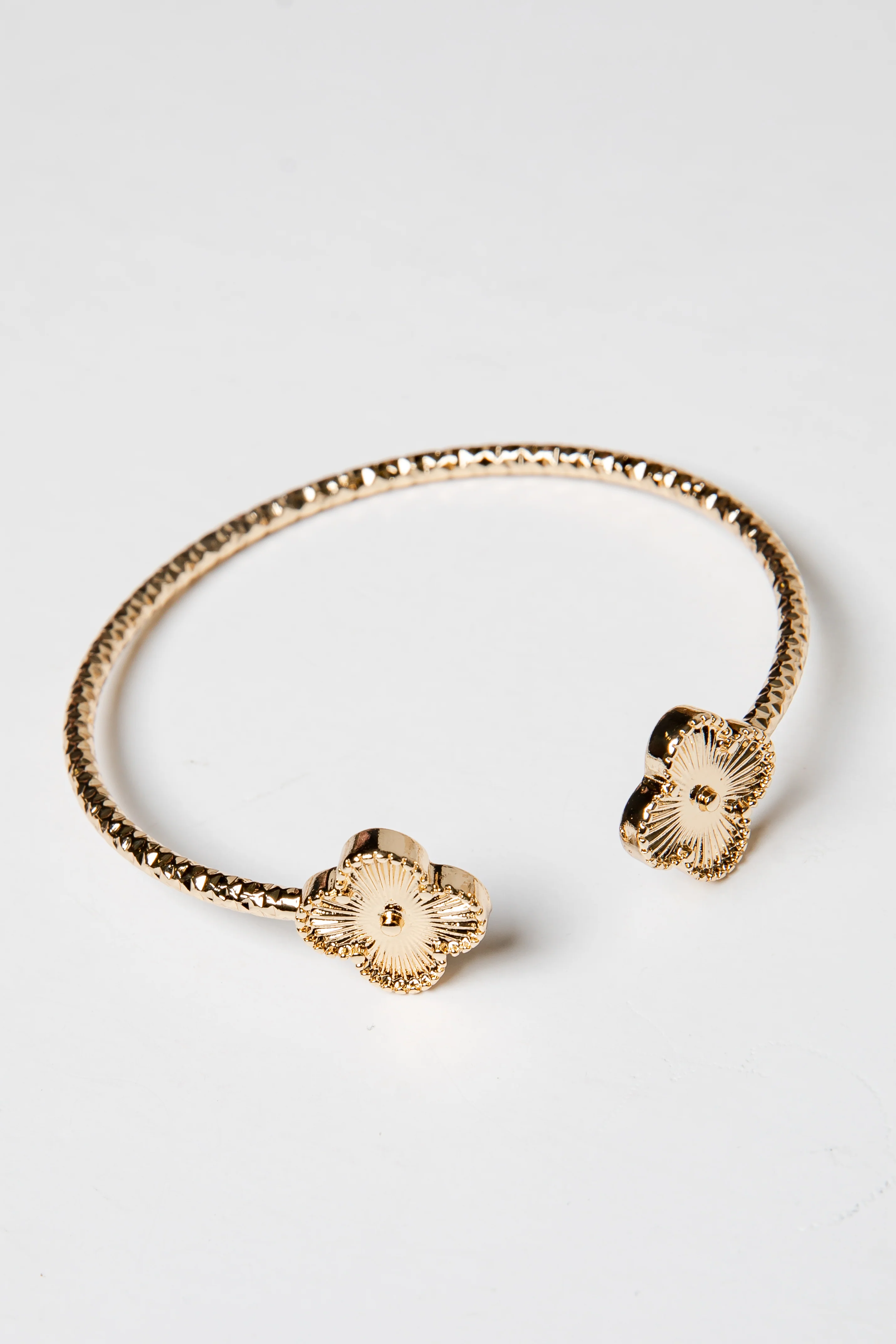 Vienna Golden Quatrefoil Charm Bangle Bracelet Set