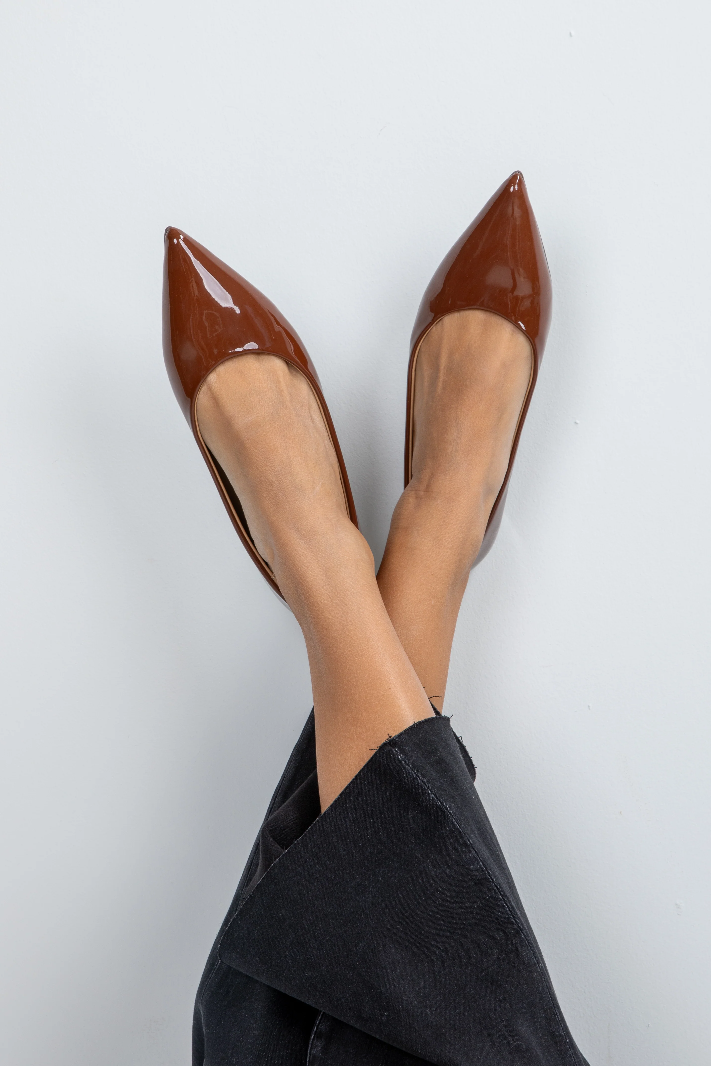 FINAL SALE - Run The Show Pointed Toe Flats